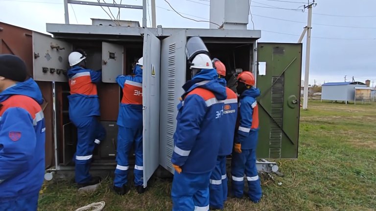 Лучших электромонтёров определили в Иркутской области
